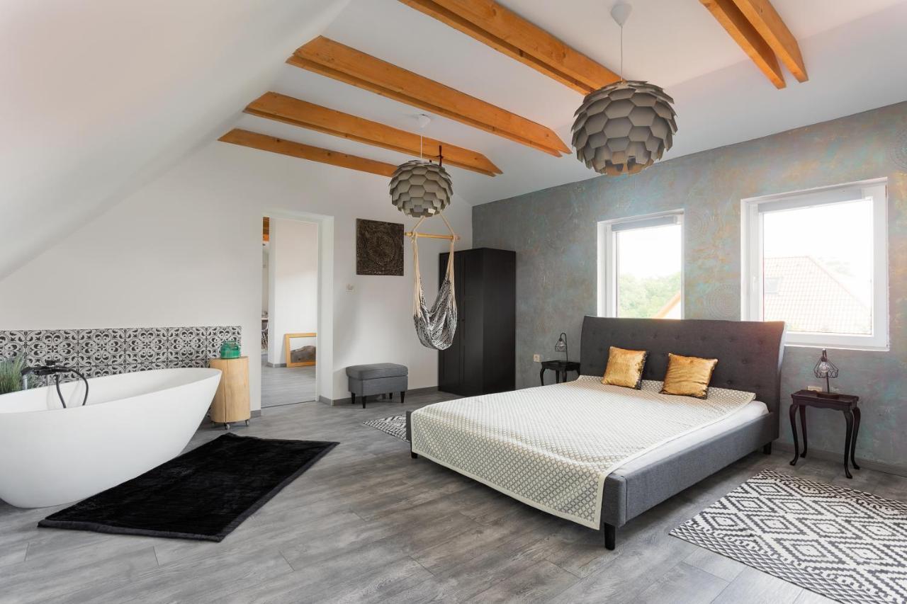 Patakpart Vendeghaz Apartment เอ็กแกร์ซาโลก ภายนอก รูปภาพ