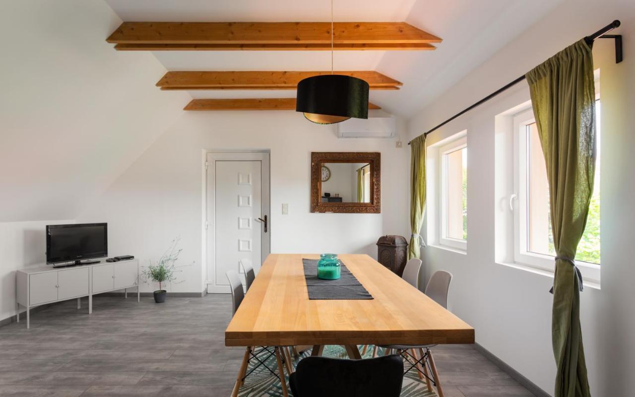 Patakpart Vendeghaz Apartment เอ็กแกร์ซาโลก ภายนอก รูปภาพ